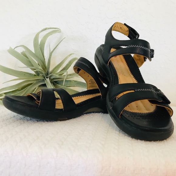 Clarks Shoes - CLARKS UN STRUCTURED  SOFT BLACK LEATHER SANDAL